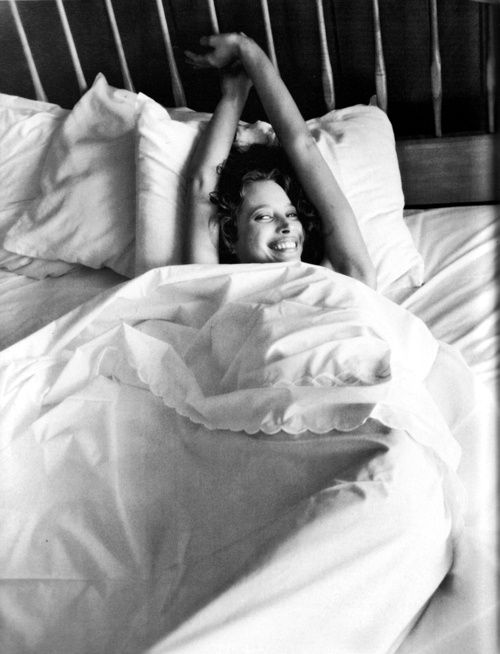 Healthy sleep hygiene tips supporting love handle reduction alongside fat freezing treatments at Body Sculpting Clinics.