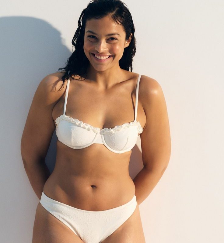 Non-surgical Fat Freezing session at Body Sculpting Clinics Sydney reducing stubborn fat pockets after weight loss.